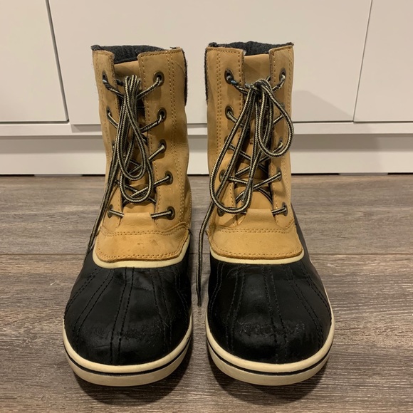 Winter boots - Picture 1 of 5